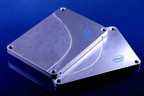 Intels Postville-SSD im silbernen Geh&auml;use